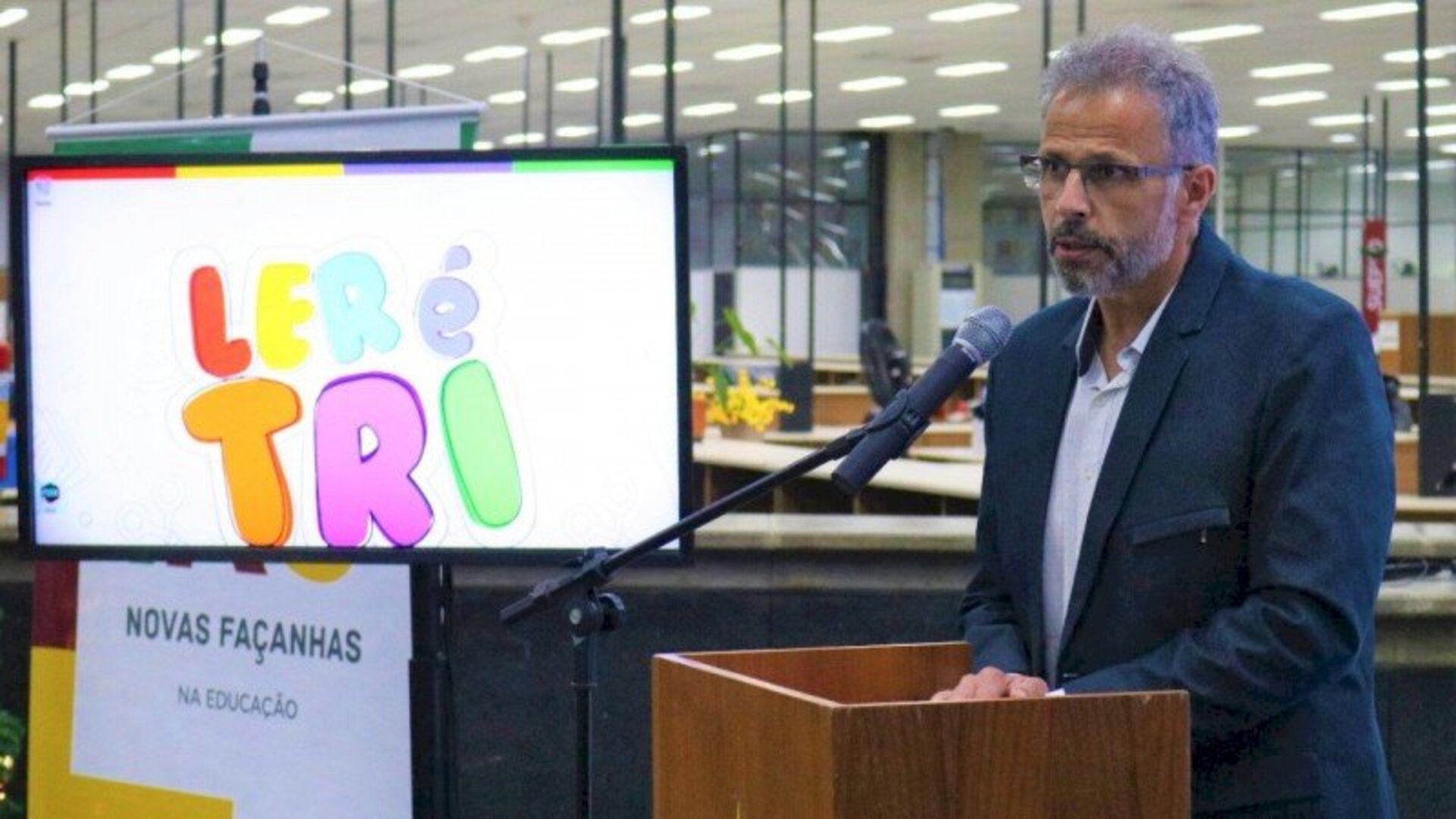 Secretário Faisal Karam valorizou o trabalho dos professores e alunos que construíram o aplicativo