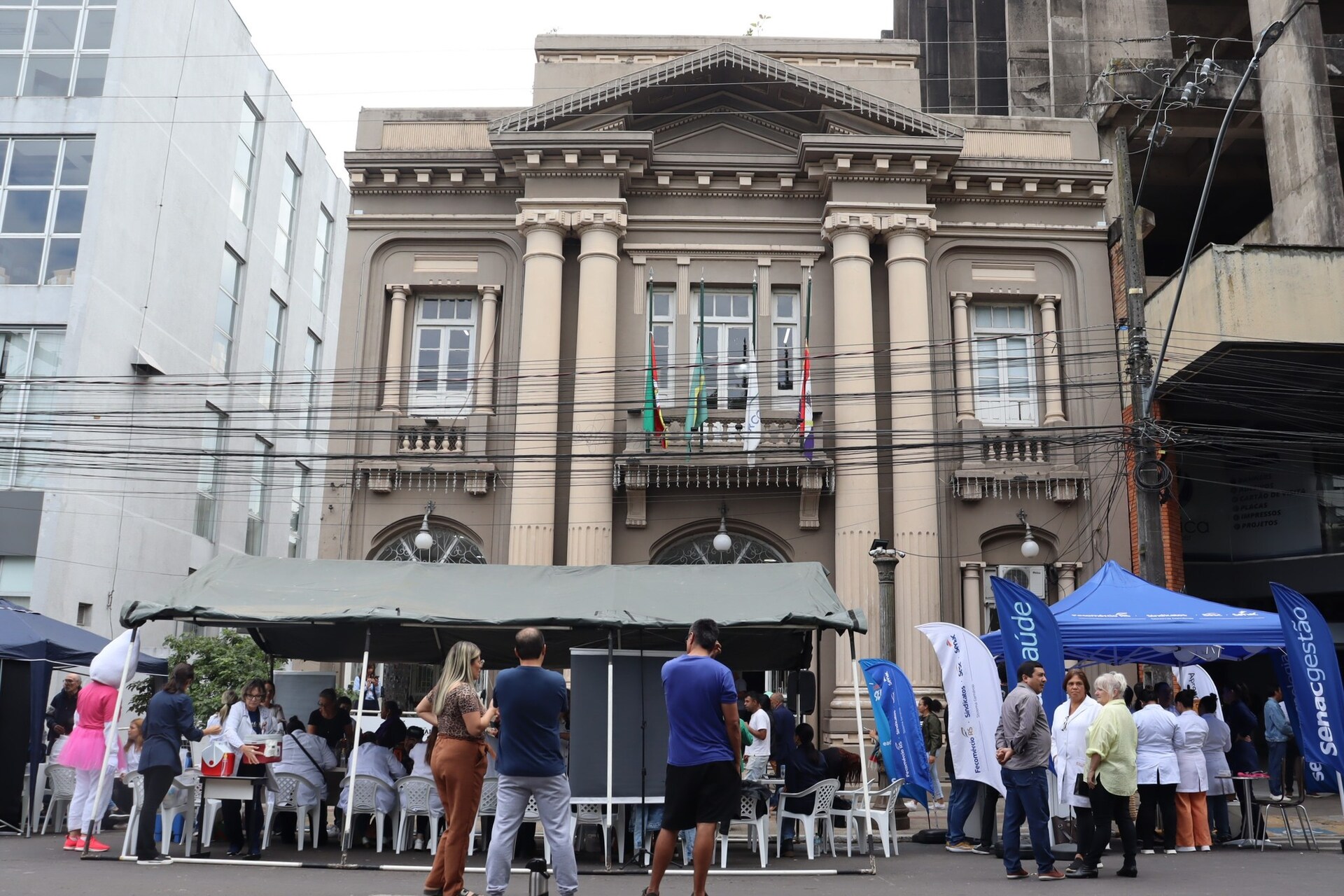 Ações integradas reforçaram a importância da união entre Legislativo e sociedade civil no atendimento às demandas da comunidade.