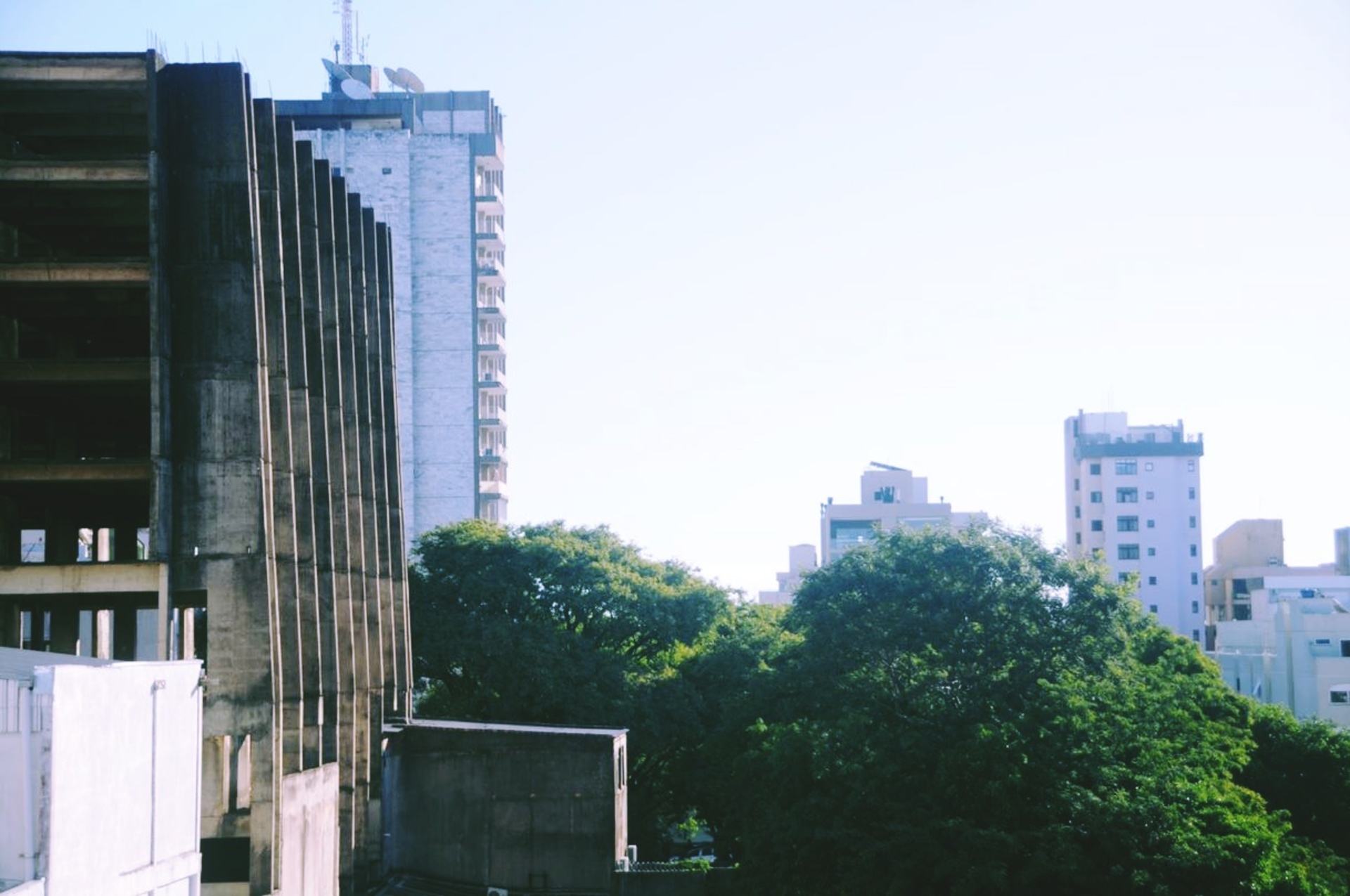 O indicador água potável e saneamento básico foi considerado muito alto, aqueles que atingem nota entre 80 e 100.