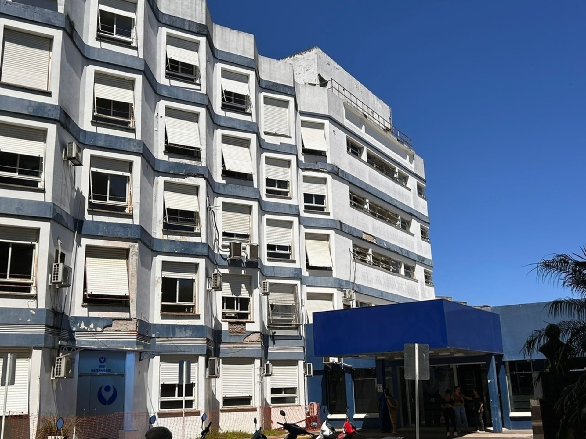 Segundo o texto, pelo menos 5% dos leitos da instituição deverão ser destinados exclusivamente a essa finalidade