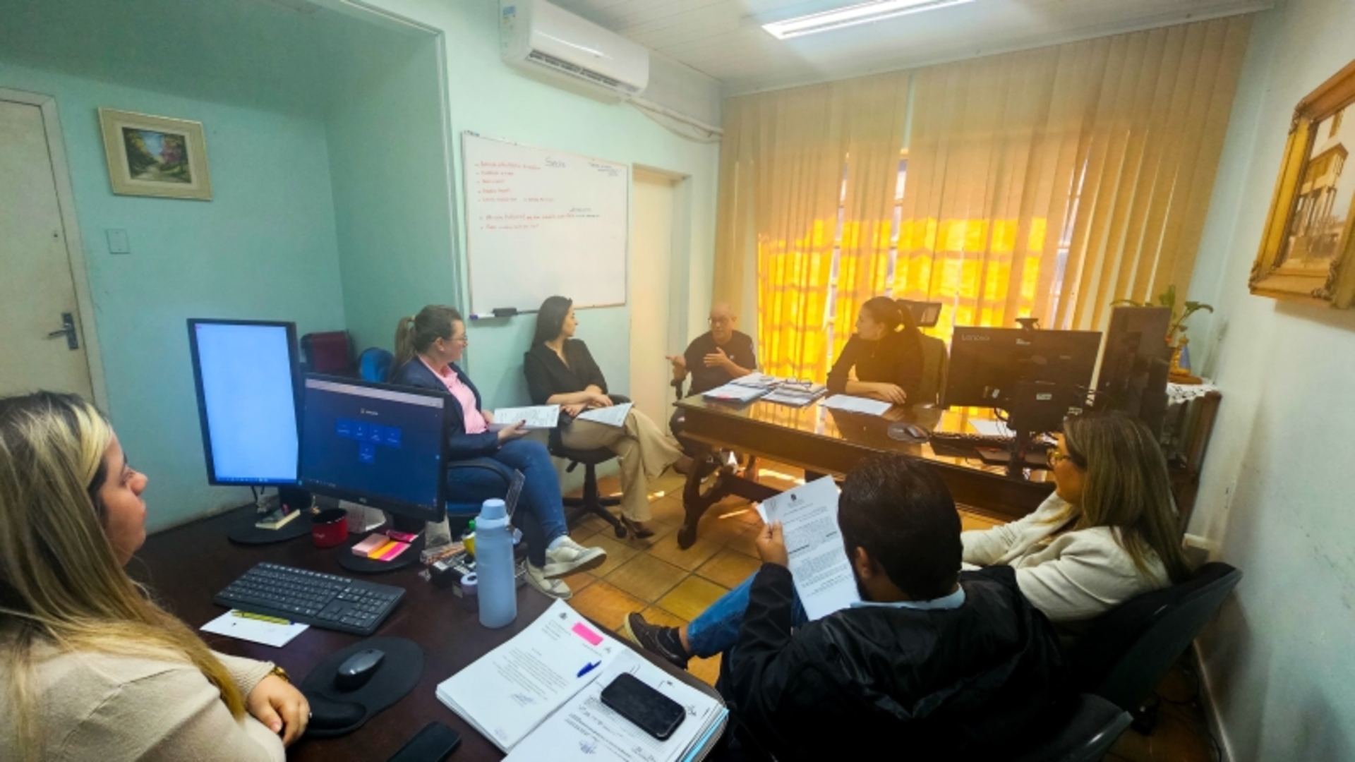 Programa da Secretaria de Saúde oferece R$4 mil mensais para profissionais em especialização.