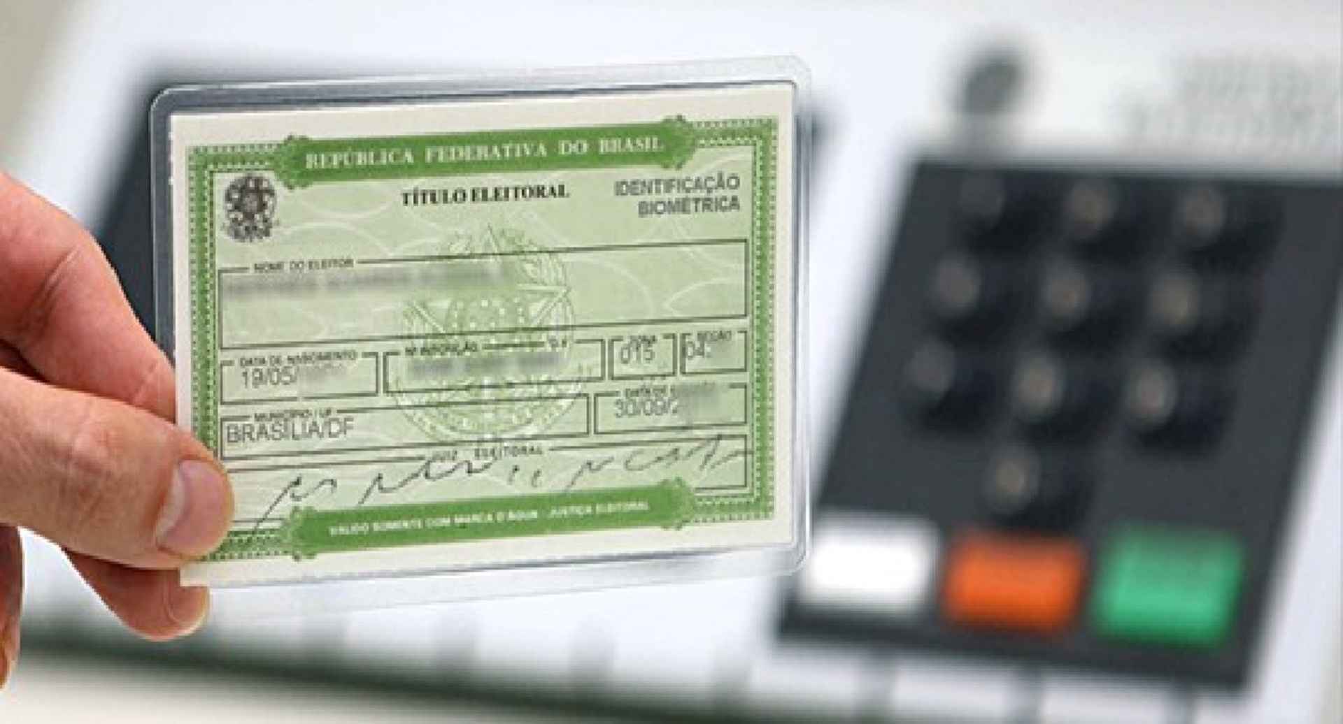 Passaporte, concurso público, matrícula e salário podem ser afetados.