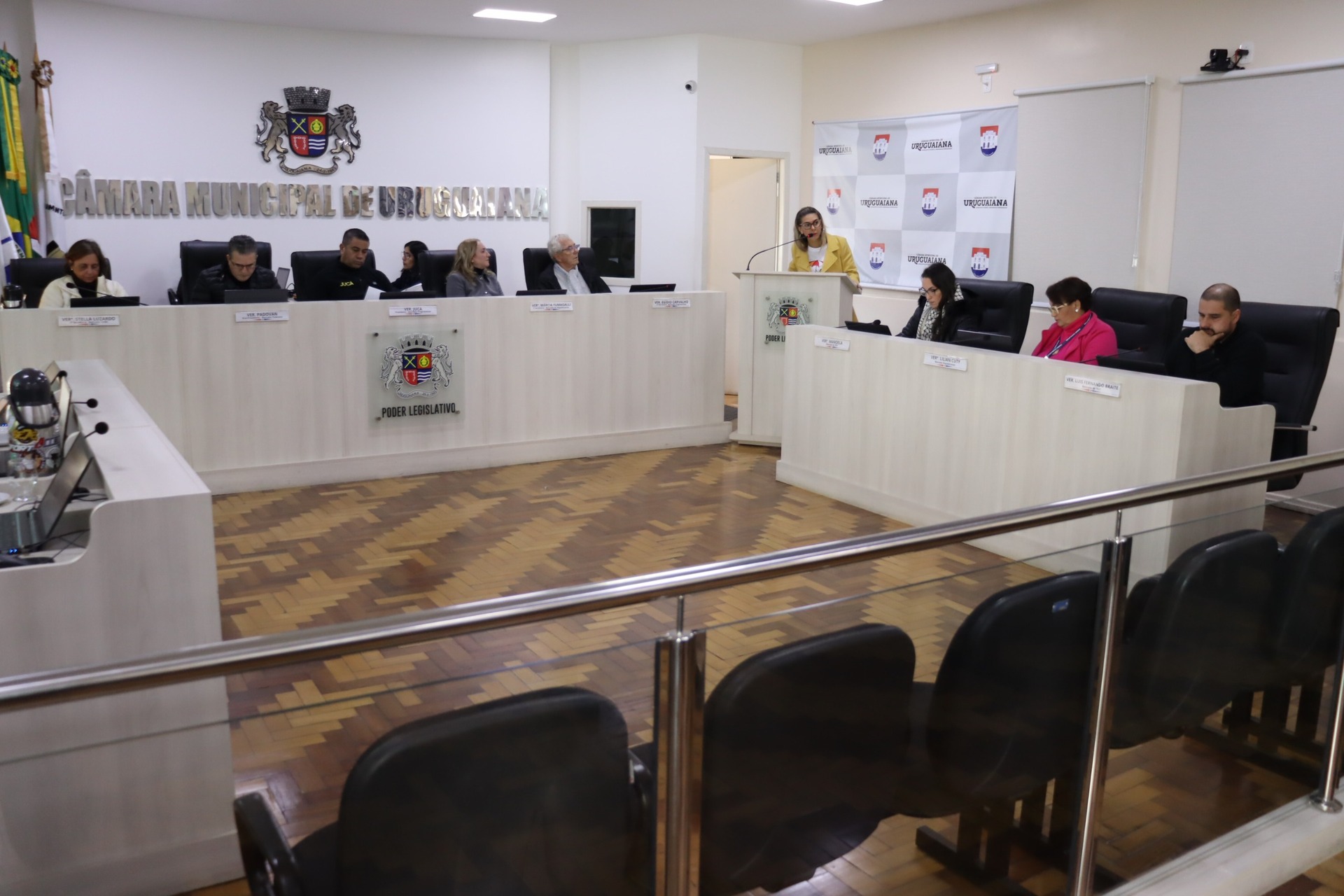 Os onze vereadores que compõem o legislativo municipal assinaram o projeto