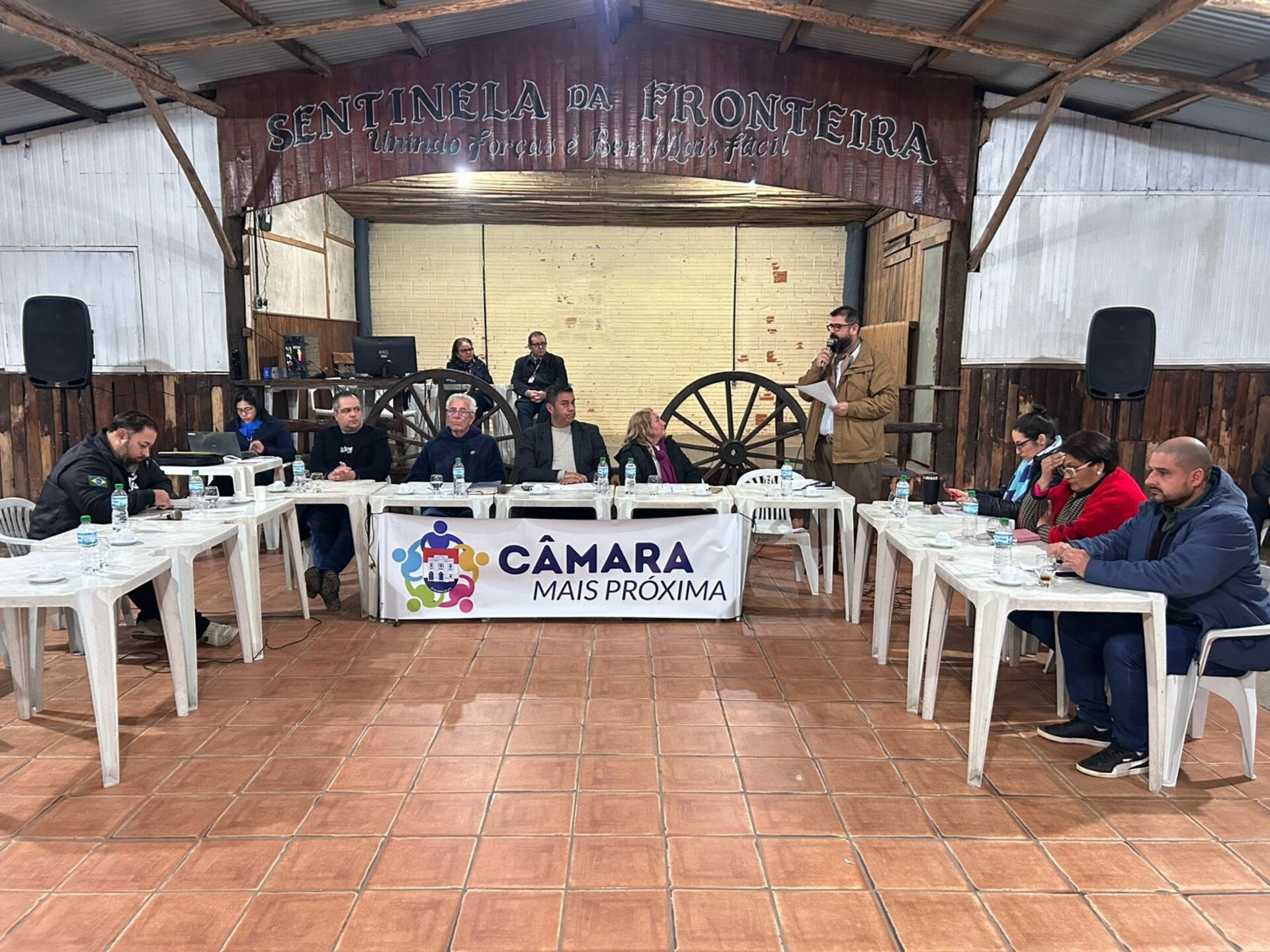 🏛️ Sessão do programa Câmara Mais Próxima leva vereadores e serviços públicos até a comunidade do bairro Emílio Brandi.