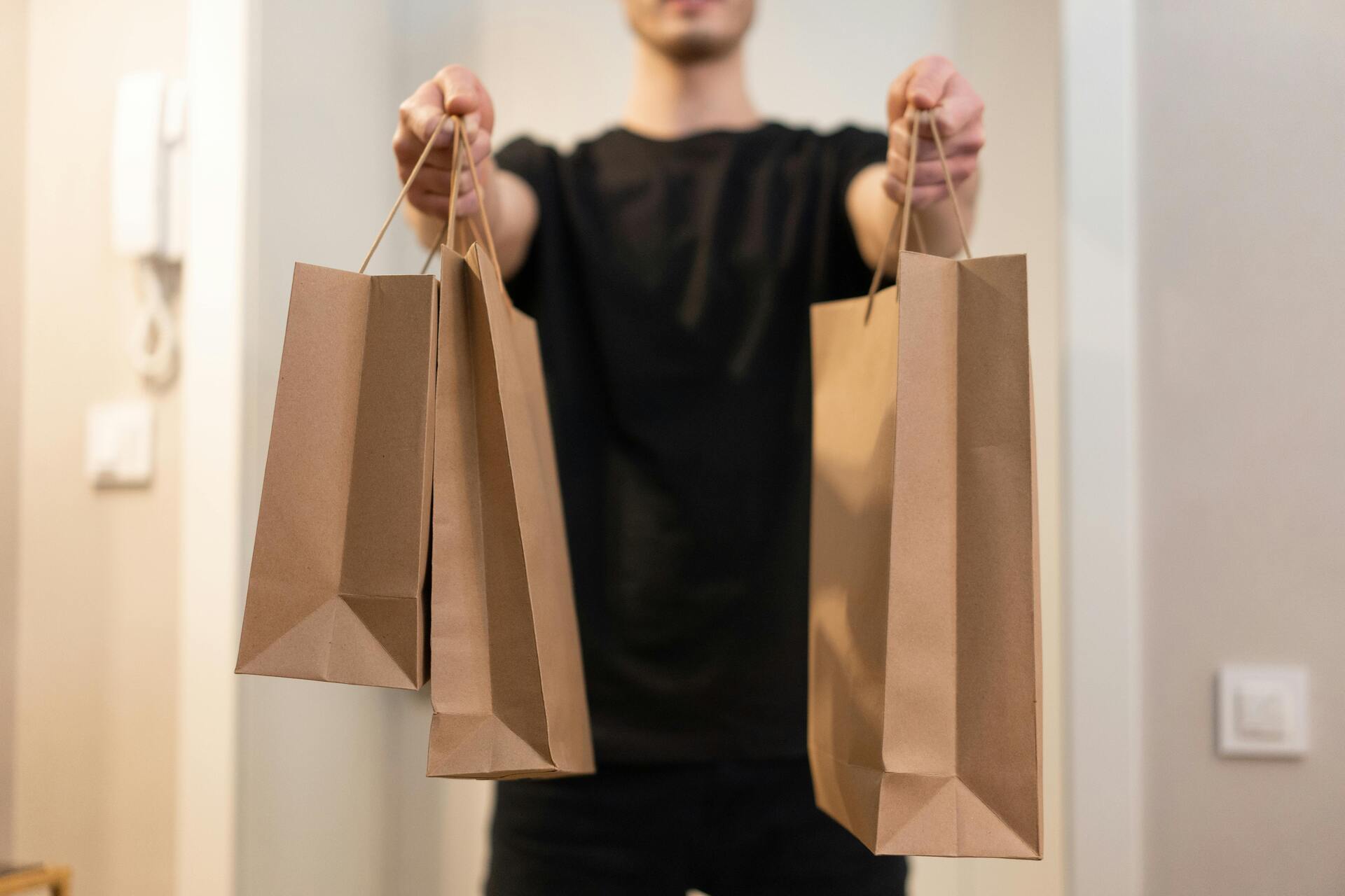Os sorteios serão mensais e distribui prêmios em dinheiro ou bens