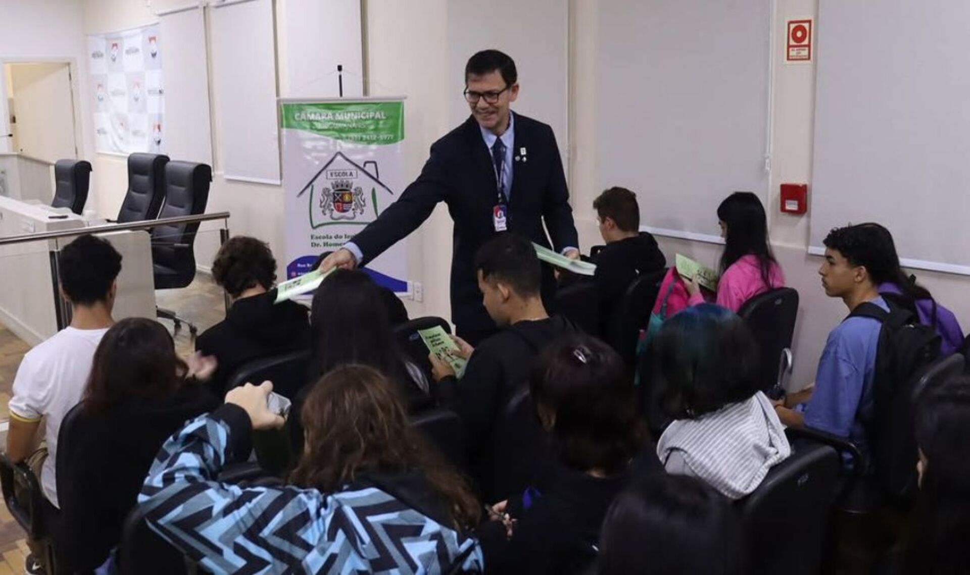 Projeto-piloto terá a eleição de 11 jovens parlamentares