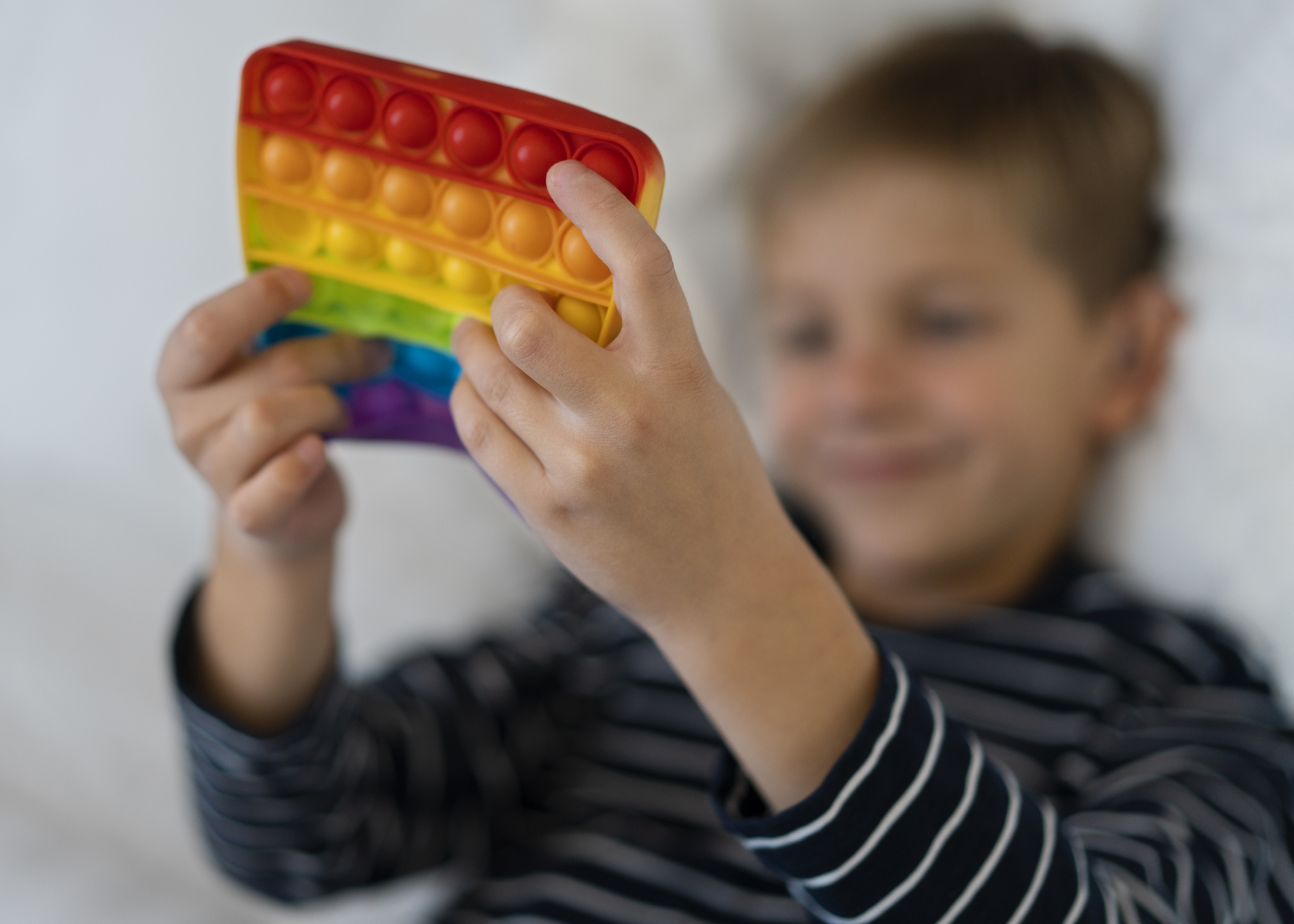 Autistas poderão permanecer em espaços público ou privado portando alimentos e utensílios de uso pessoal