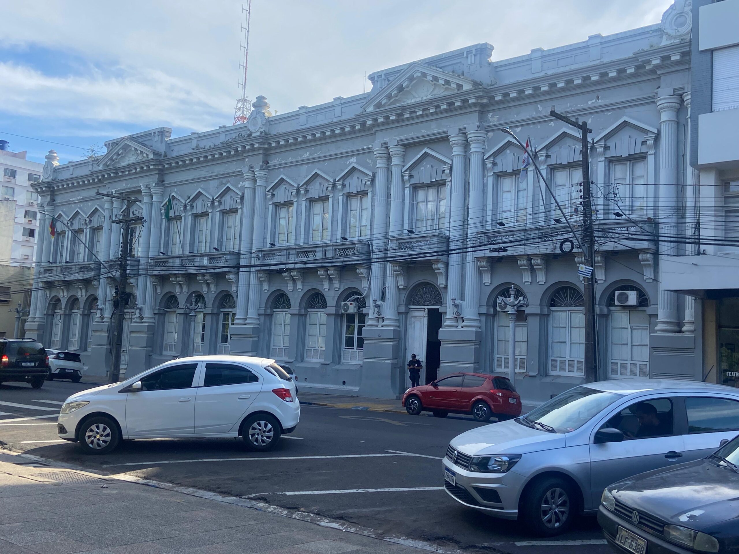 OAB Barro Preto - PLs autorizam contratações temporárias nas áreas de saúde e segurança do trabalho em Uruguaiana