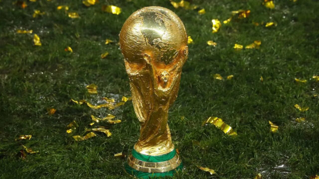 Copa do Mundo entra na reta decisiva com duelos de peso nas semifinais